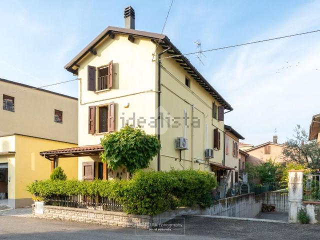 Villetta bifamiliare in vendita di 191 m² in Via Giosuè Carducci, 4
