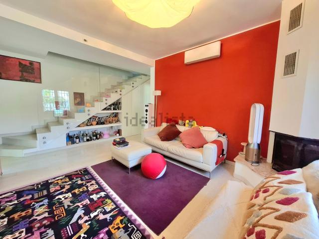 Villetta bifamiliare in vendita di 191 m² in Via Pietro Mascagni, 64