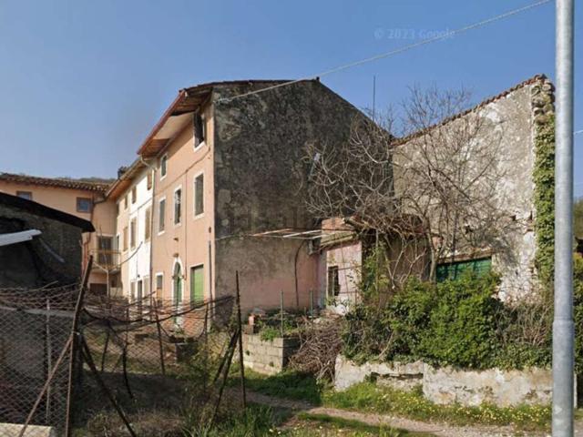 Villetta bifamiliare in vendita di 192 m² in Via Tolotti, 4