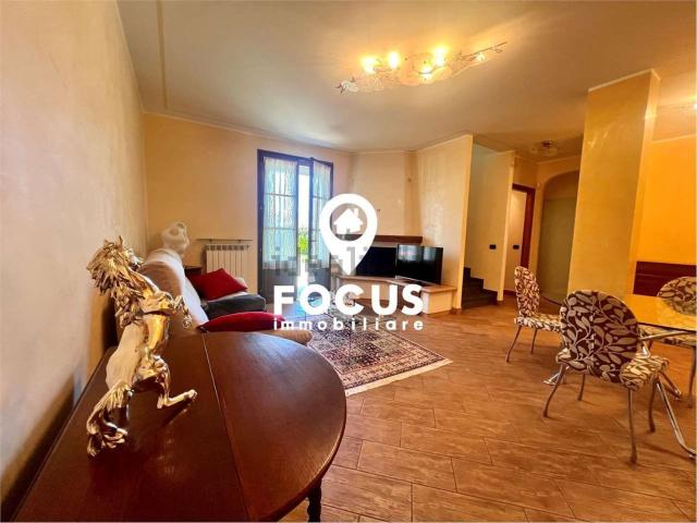 Villetta bifamiliare in vendita di 192 m² in Via Tosco Romagnola Est