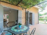 Villetta bifamiliare in vendita di 192 m² in Via A. Grandi, 21