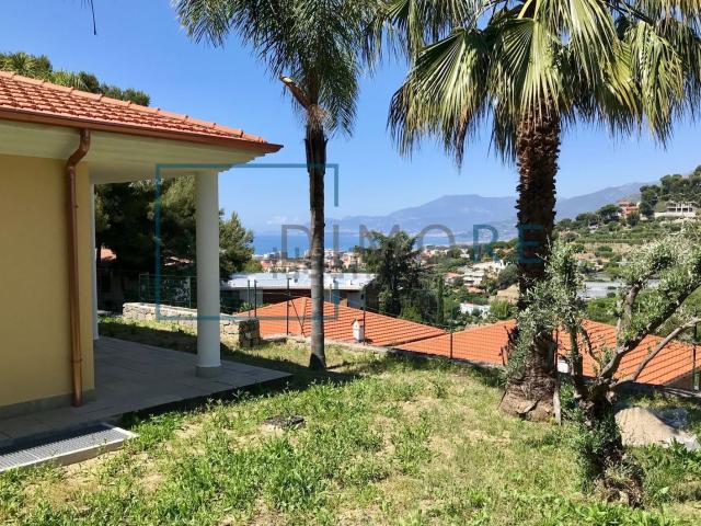 Villetta bifamiliare in vendita di 192 m² in Via Coggiola, 60