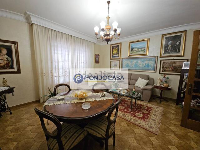 Villetta bifamiliare in vendita di 192 m² in Via F. Ferruccio, 12