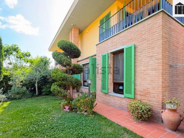 Villetta bifamiliare in vendita di 192 m² in Via Giorgio Vasari, 56029