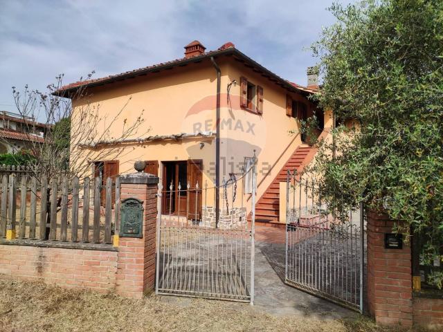 Villetta bifamiliare in vendita di 197 m² in Località Poderino