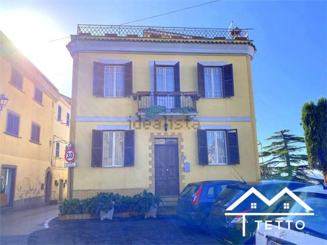 Villetta bifamiliare in vendita di 197 m² in Piazza Garibaldi, 11