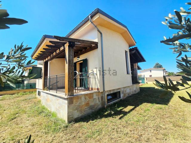 Villetta bifamiliare in vendita di 197 m² in Via delle Felciare, 118