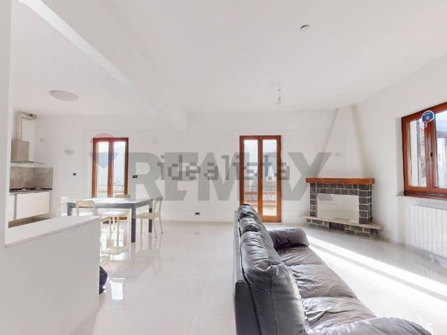 Villetta bifamiliare in vendita di 197 m² in Via Paravanico, 101