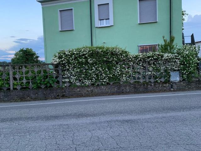 Villetta bifamiliare in vendita di 194 m² in Strada Provinciale 113
