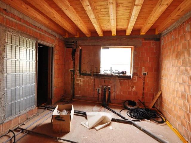 Villetta bifamiliare in vendita di 194 m² in Via Belgiardino