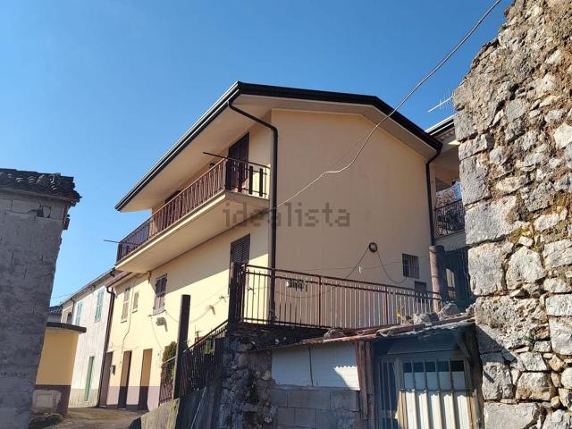 Villetta bifamiliare in vendita di 195 m² in Via Vicero