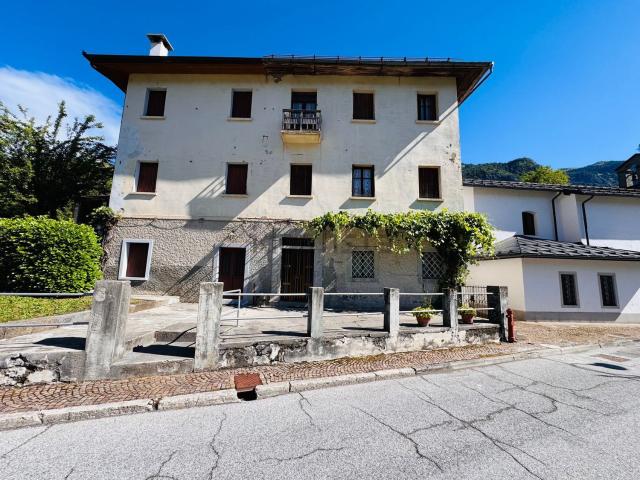 Villetta bifamiliare in vendita di 195 m² in Via Vico
