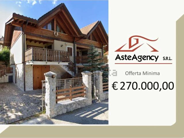 Villetta bifamiliare in vendita di 195 m² in Via Pagliai