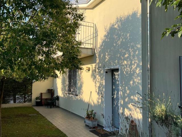 Villetta bifamiliare in vendita di 195 m² in Via Romea Nord