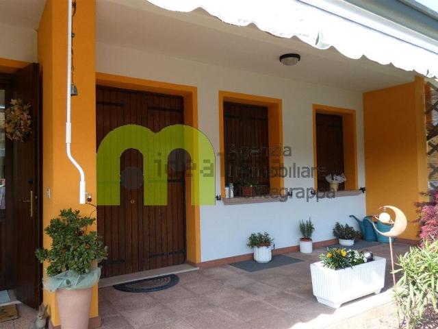Villetta bifamiliare in vendita di 195 m² in Via Santa Fosca