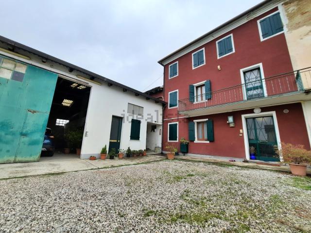 Villetta bifamiliare in vendita di 195 m²