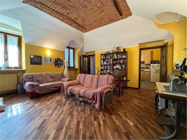 Villetta bifamiliare in vendita di 196 m² in Via Camillo Benso Conte di Cavour, 82