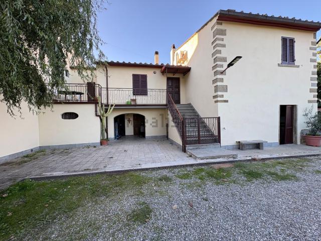 Villetta bifamiliare in vendita di 196 m² in Via di Neschieto, 6