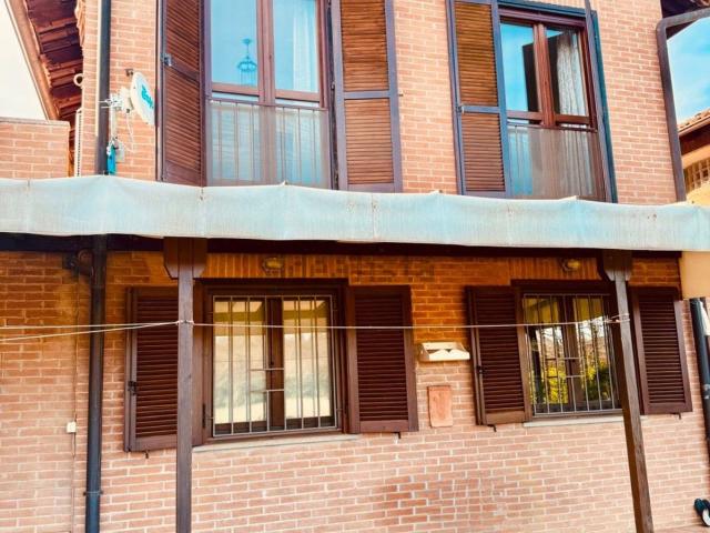 Villetta bifamiliare in vendita di 196 m² in Via Marone, 5