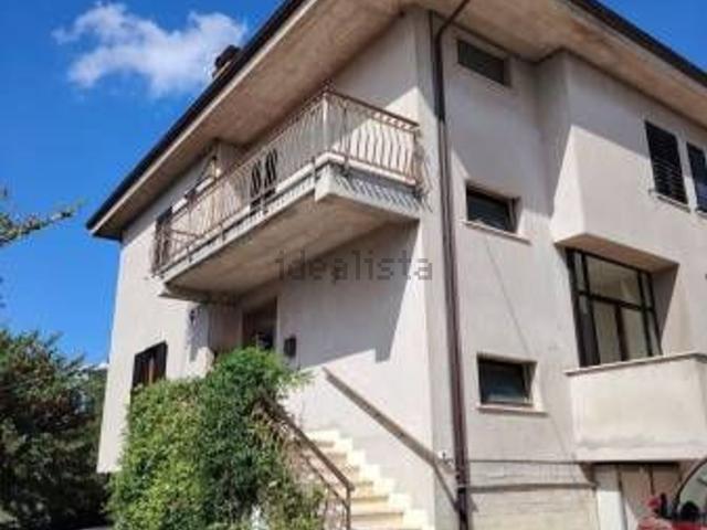 Villetta bifamiliare in vendita di 196 m² in Via Santa Giuliana