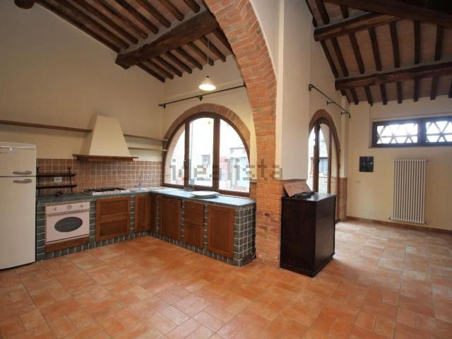 Villetta bifamiliare in vendita di 198 m² in Località Abbadia isola, 26