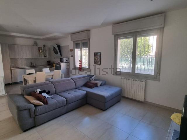 Villetta bifamiliare in vendita di 198 m² in Via Camillo Prampolini