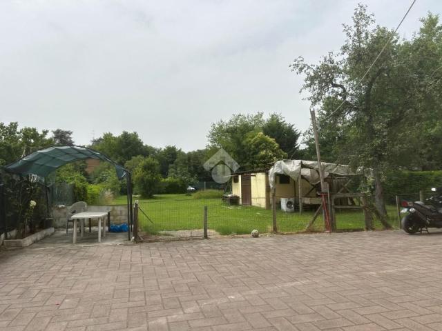 Villetta bifamiliare in vendita di 198 m² in Via Cecati