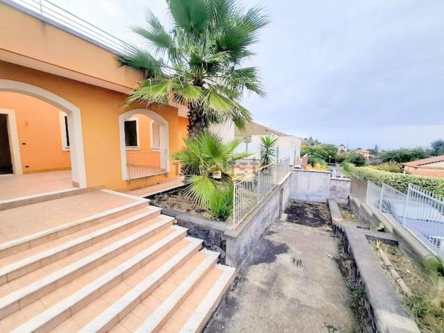 Villetta bifamiliare in vendita di 198 m² in Via Sottomonte Troina