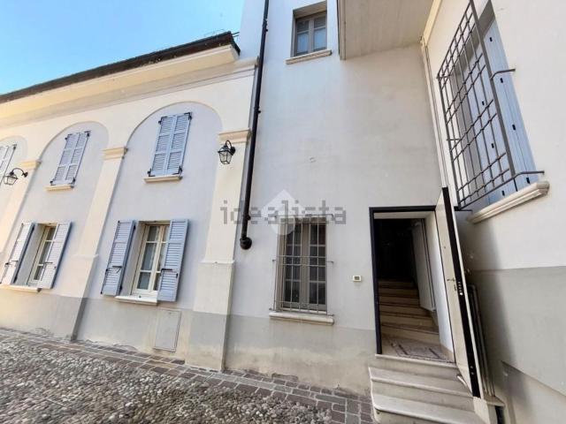 Villetta bifamiliare in vendita di 199 m² in Via Aurelio Saffi, 14