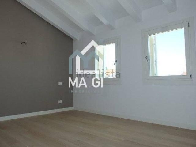 Villetta bifamiliare in vendita di 199 m² in Via Everest