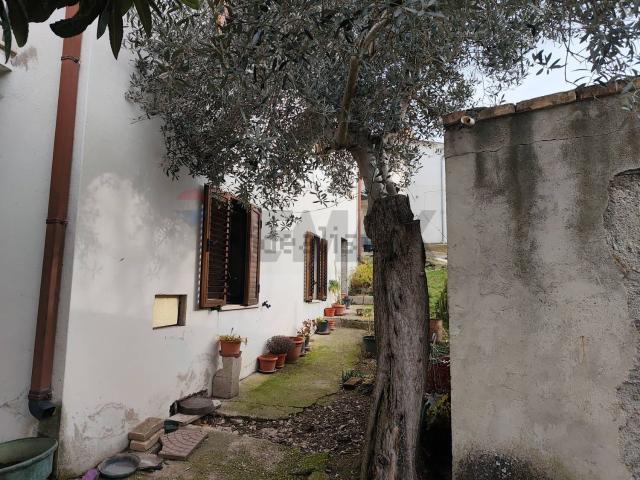 Villetta bifamiliare in vendita di 103 m² in Contrada Macchie, 37