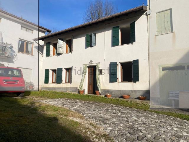 Villetta bifamiliare in vendita di 103 m² in Via Tremea, 18