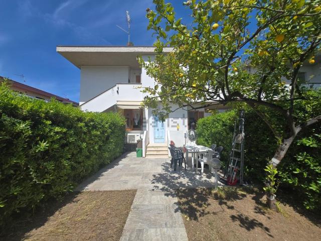 Villetta bifamiliare in vendita di 103 m² in Via Isonzo, 45