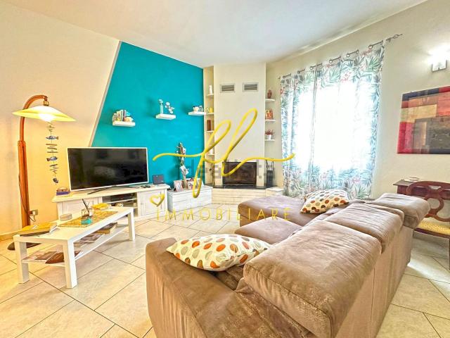 Villetta bifamiliare in vendita di 103 m² in Via Siena