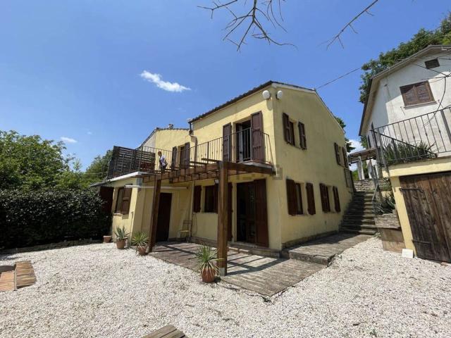 Villetta bifamiliare in vendita di 100 m² in Contrada Bellucco Castello