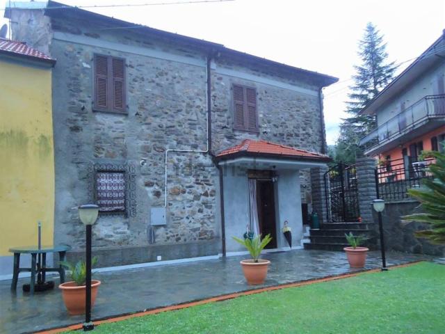 Villetta bifamiliare in vendita di 100 m² in Via Tresana