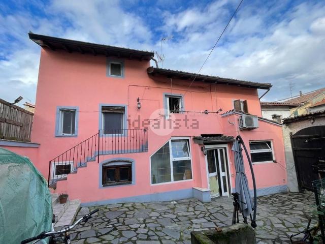 Villetta bifamiliare in vendita di 100 m² in Via Trieste, 42