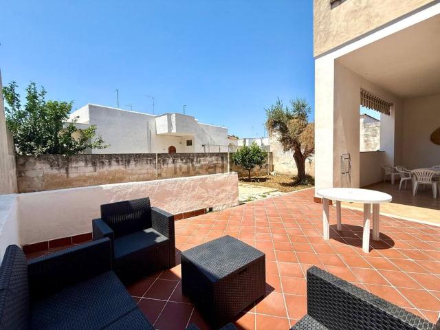 Villetta bifamiliare in vendita di 100 m² in Via Amba Alagi, 109