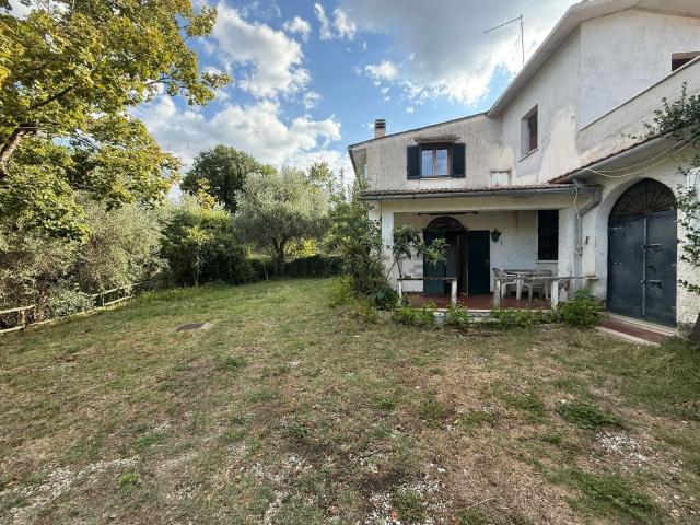 Villetta bifamiliare in vendita di 100 m² in Via Caprareccia