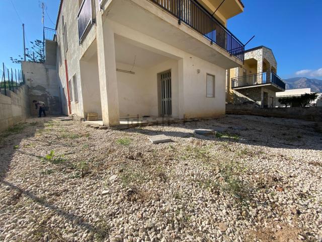 Villetta bifamiliare in vendita di 100 m² in Via Caronte