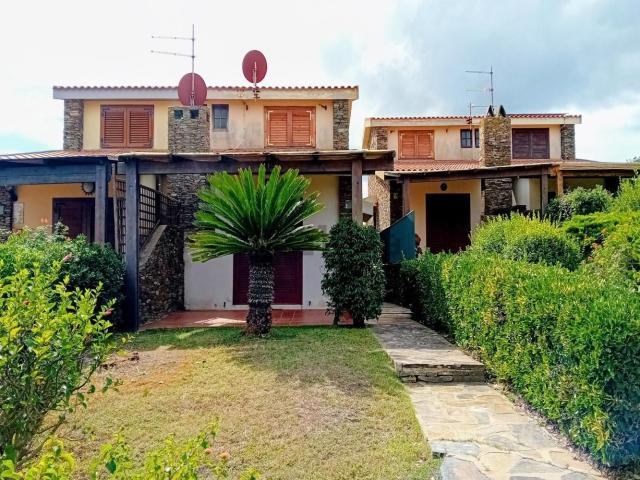 Villetta bifamiliare in vendita di 100 m² in Via dei lentischi