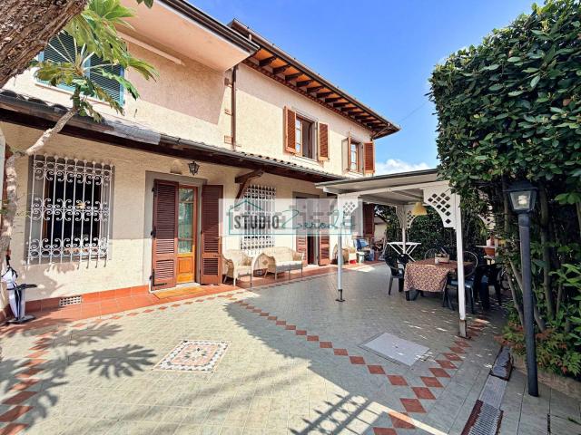 Villetta bifamiliare in vendita di 100 m² in Via del Paradiso