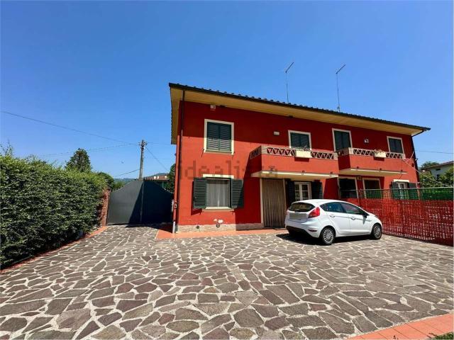 Villetta bifamiliare in vendita di 100 m² in Via delle Ville, 493