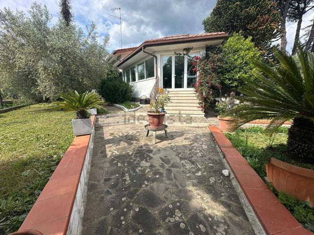 Villetta bifamiliare in vendita di 100 m² in Via dei Biancospini, 18