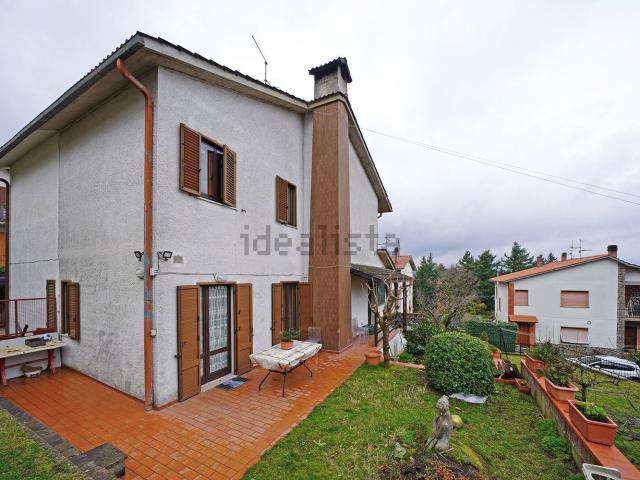 Villetta bifamiliare in vendita di 100 m² in Via Fosso degli Ebrei