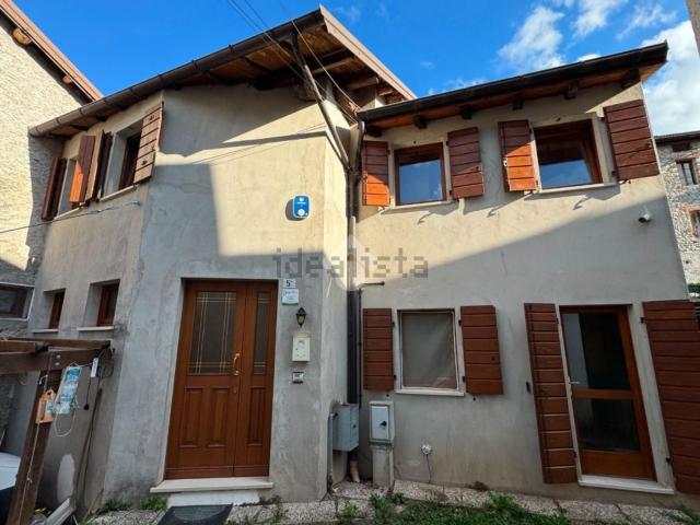 Villetta bifamiliare in vendita di 100 m² in Via Luigi Cadorna, 11