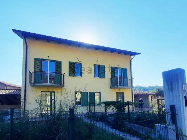 Villetta bifamiliare in vendita di 100 m² in Via Monsignor Schierano