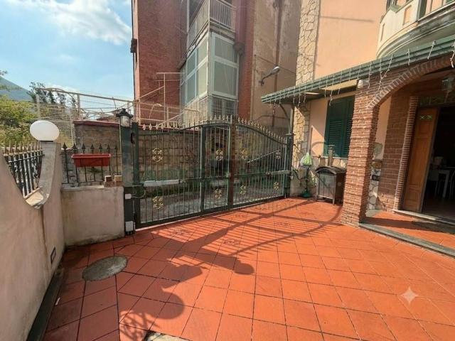 Villetta bifamiliare in vendita di 100 m² in Via Nazionale