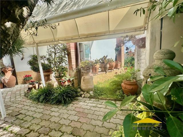 Villetta bifamiliare in vendita di 100 m² in Via Romagnano