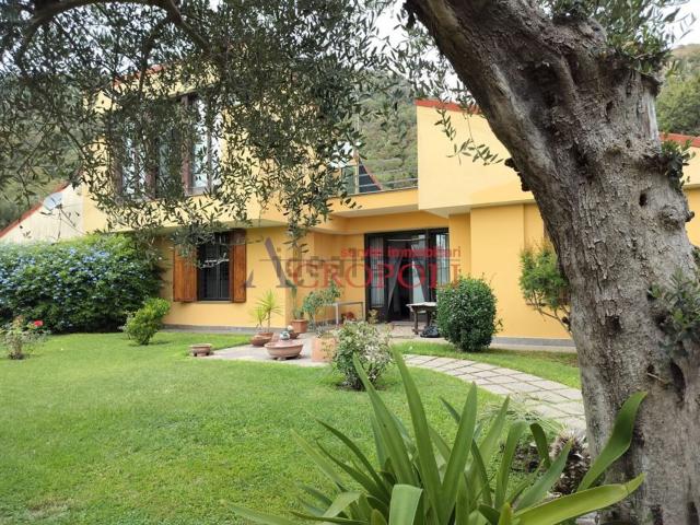 Villetta bifamiliare in vendita di 100 m² in Via Settevene Est